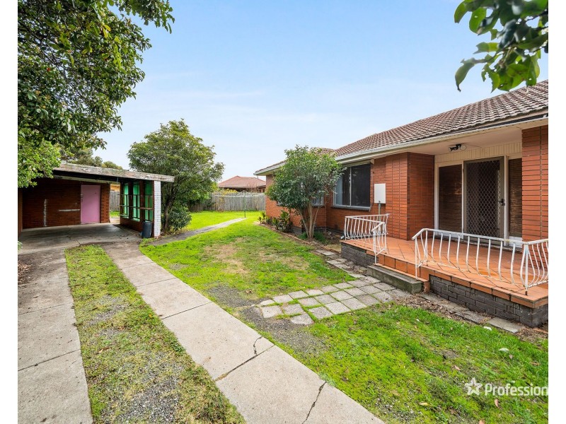 7 Chestnut Drive, St Albans VIC 3021