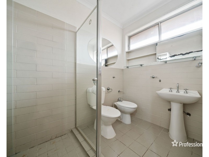 7 Chestnut Drive, St Albans VIC 3021