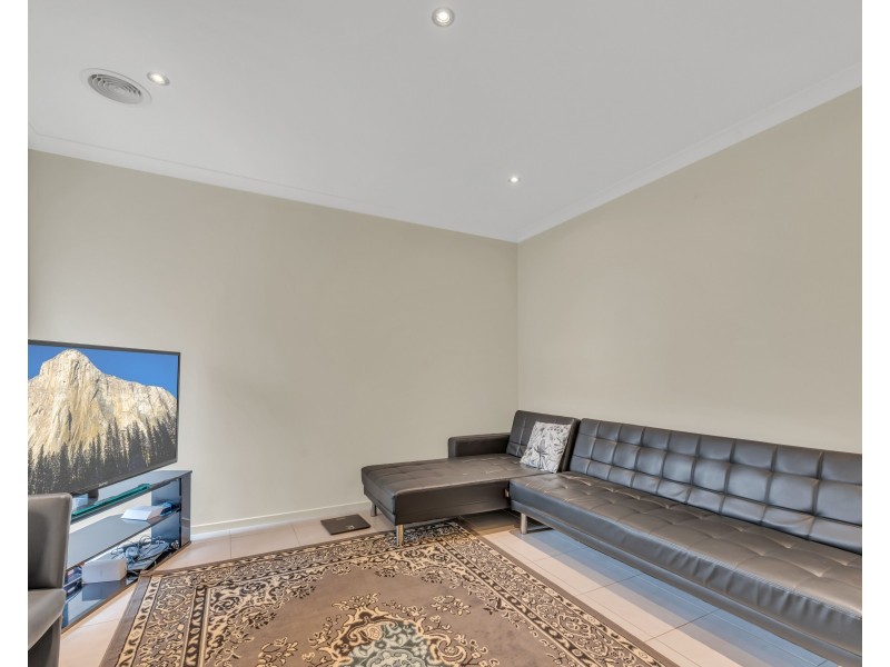 8 Rockpool Road, Truganina VIC 3029