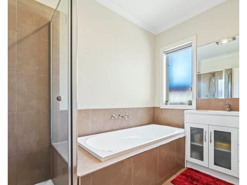 1&2/34 Vule Street, St Albans VIC 3021