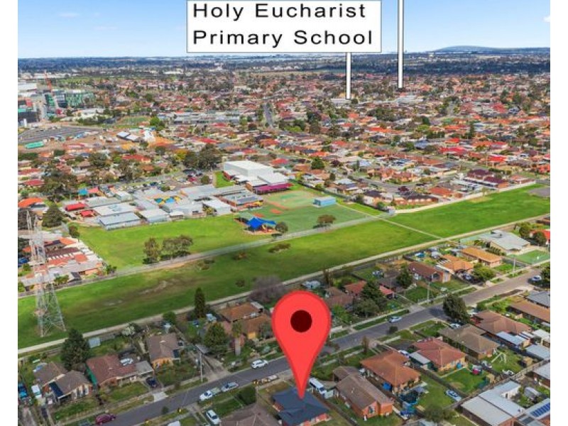 10 Rosslare Parade, St Albans VIC 3021