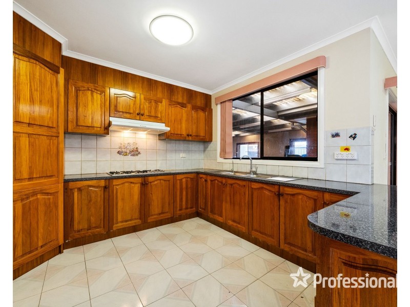 14 Paringa Drive, St Albans VIC 3021