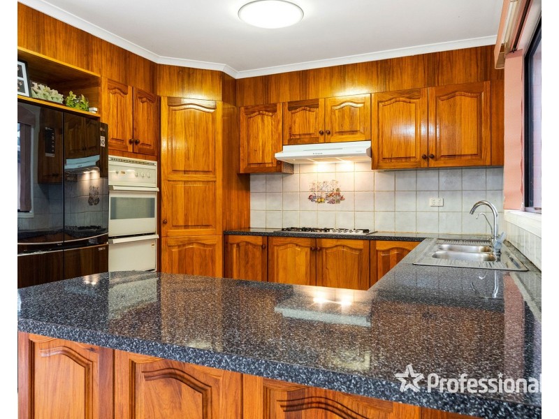 14 Paringa Drive, St Albans VIC 3021