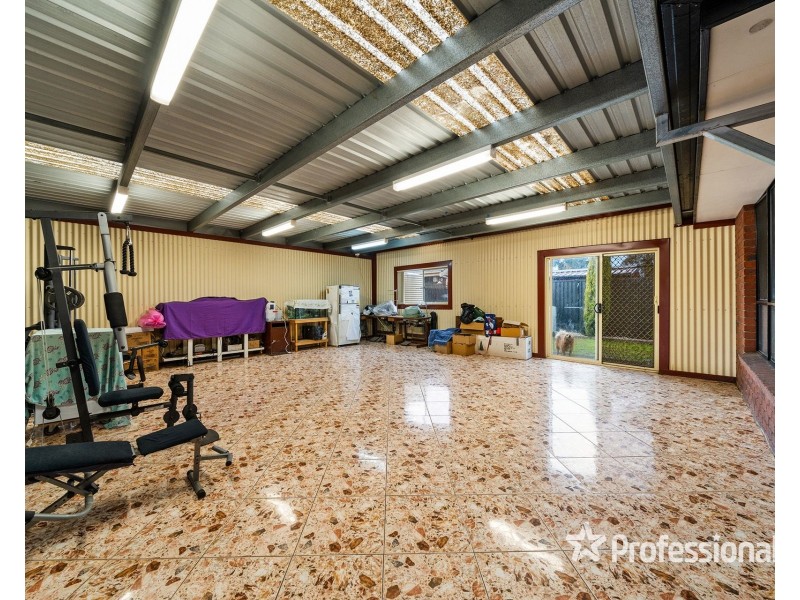 14 Paringa Drive, St Albans VIC 3021