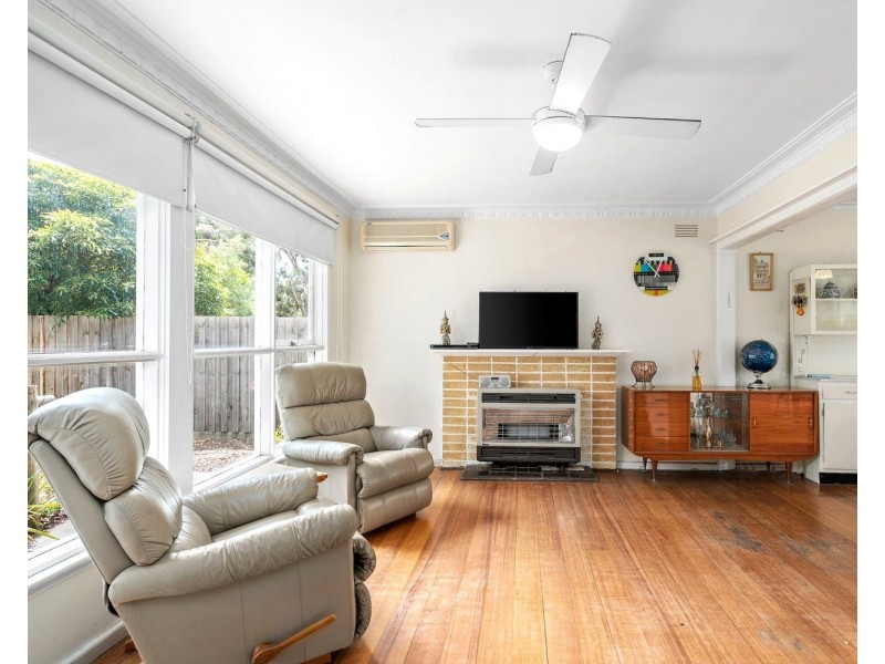 5 Kurrajong Crescent, Melton South VIC 3338