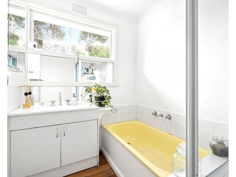 5 Kurrajong Crescent, Melton South VIC 3338