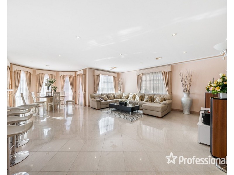 12 Tudor Rose Crescent, Sydenham VIC 3037