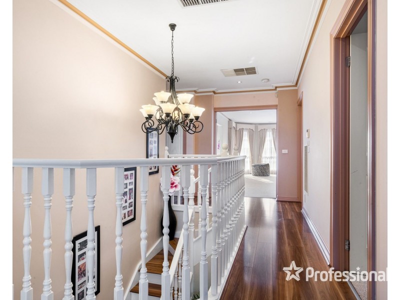 12 Tudor Rose Crescent, Sydenham VIC 3037