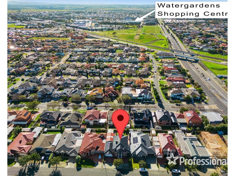 12 Tudor Rose Crescent, Sydenham VIC 3037