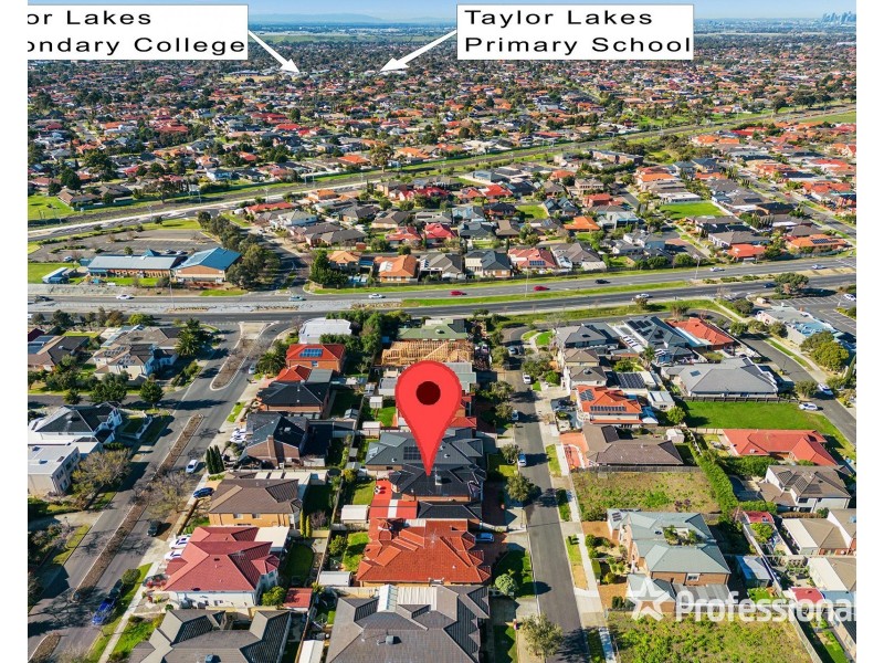 12 Tudor Rose Crescent, Sydenham VIC 3037