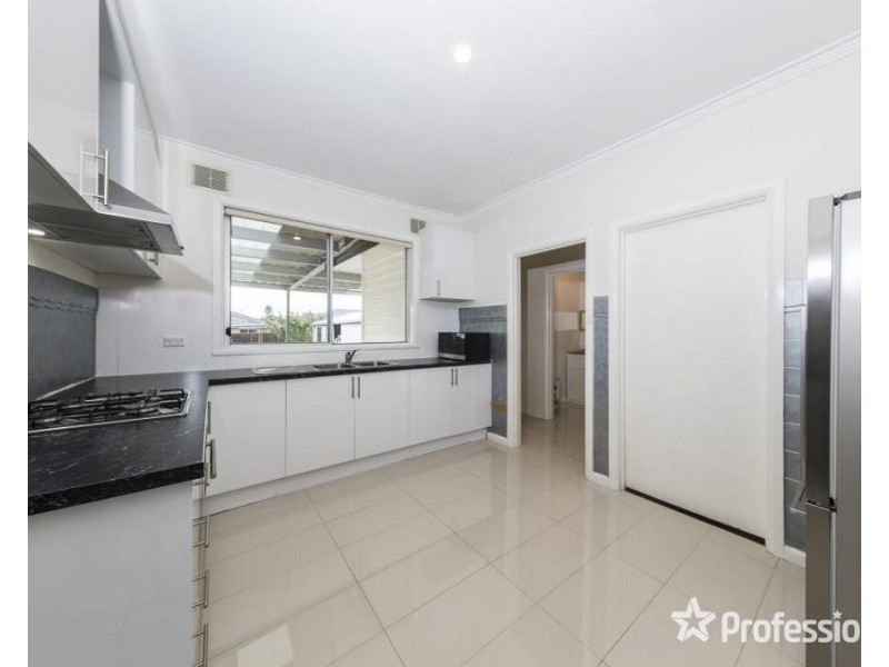 39 Scott Avenue, St Albans VIC 3021