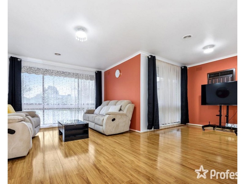 8 Newark Court, Albanvale VIC 3021