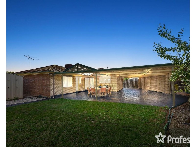 8 Newark Court, Albanvale VIC 3021