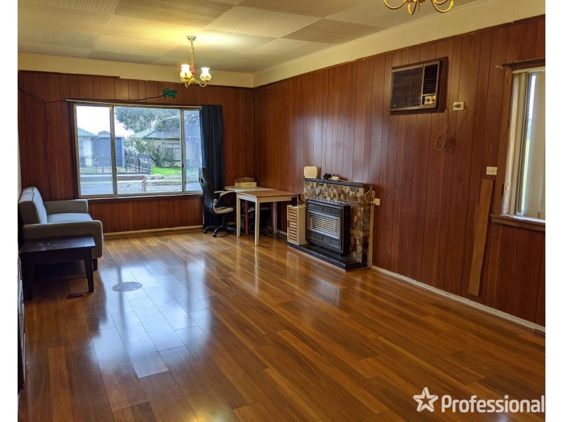 128 Power Street, St Albans VIC 3021