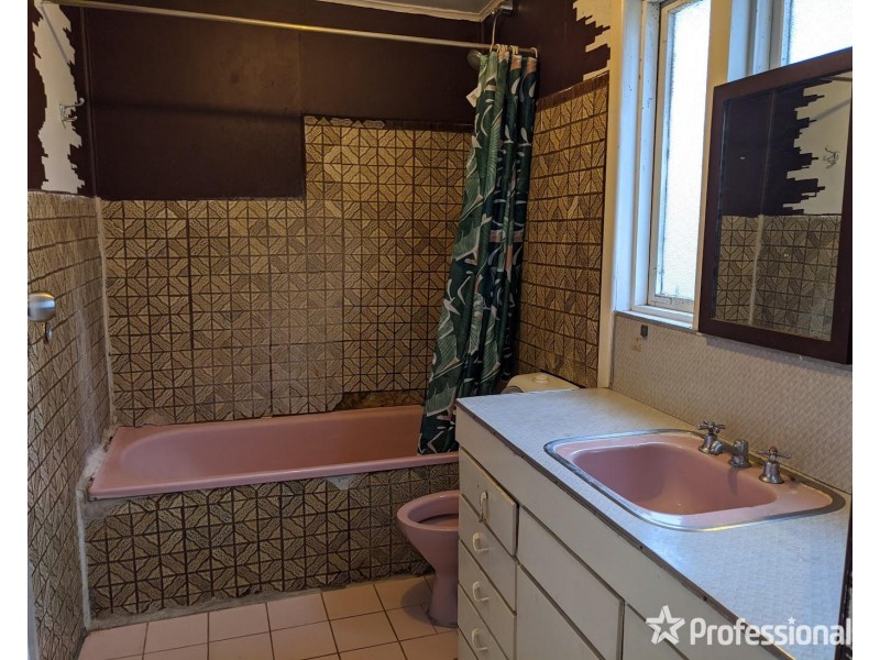 128 Power Street, St Albans VIC 3021