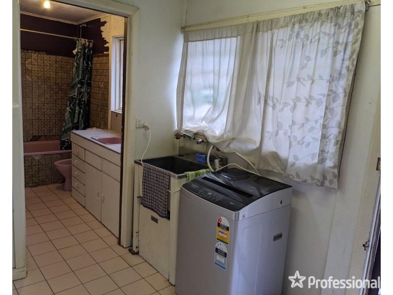 128 Power Street, St Albans VIC 3021