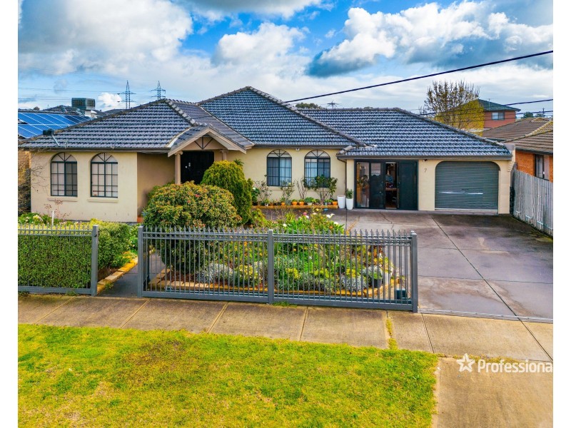 7 Adams Street, St Albans VIC 3021