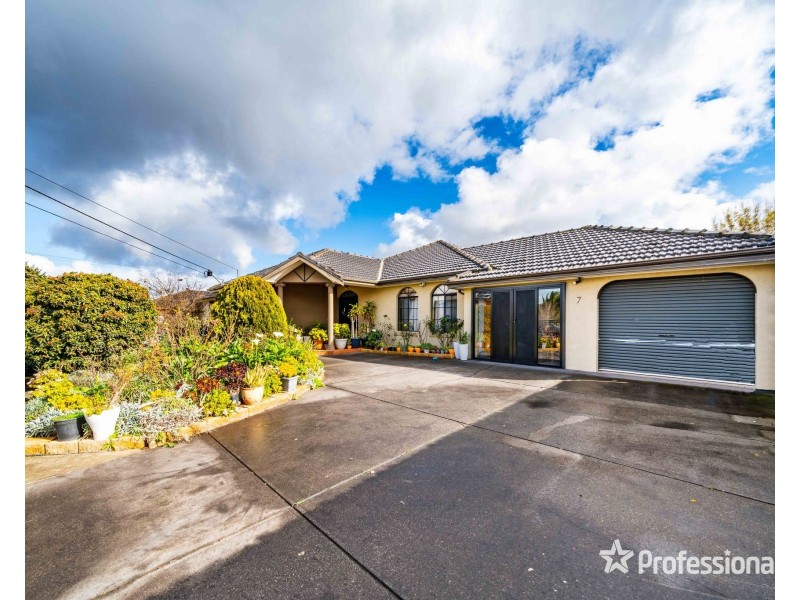 7 Adams Street, St Albans VIC 3021