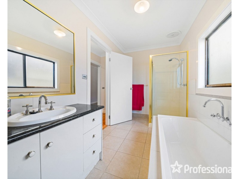 35 Walmer Avenue, St Albans VIC 3021