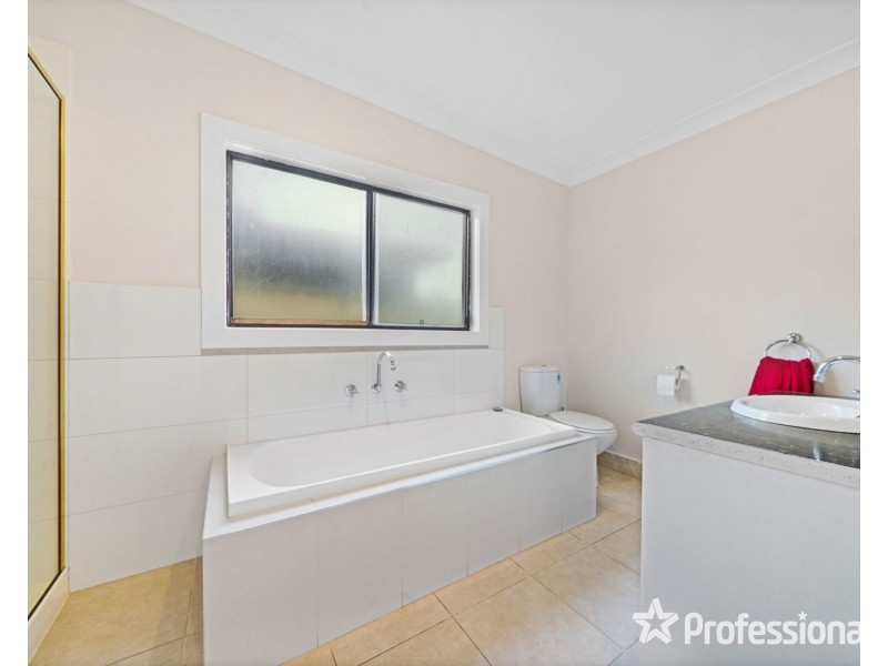35 Walmer Avenue, St Albans VIC 3021
