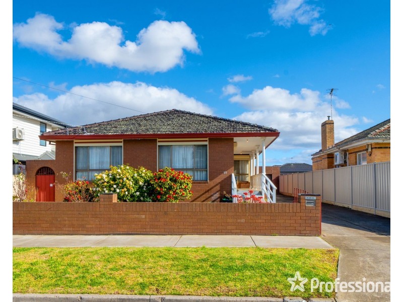 77 Walmer Avenue, St Albans VIC 3021