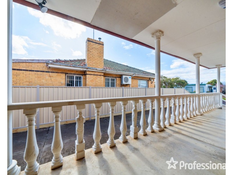 77 Walmer Avenue, St Albans VIC 3021