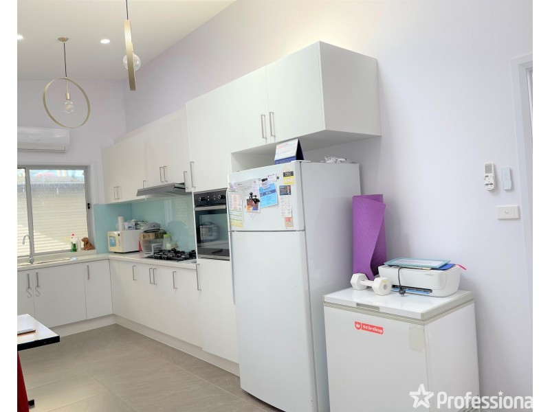 50 Stradbroke Drive, St Albans VIC 3021