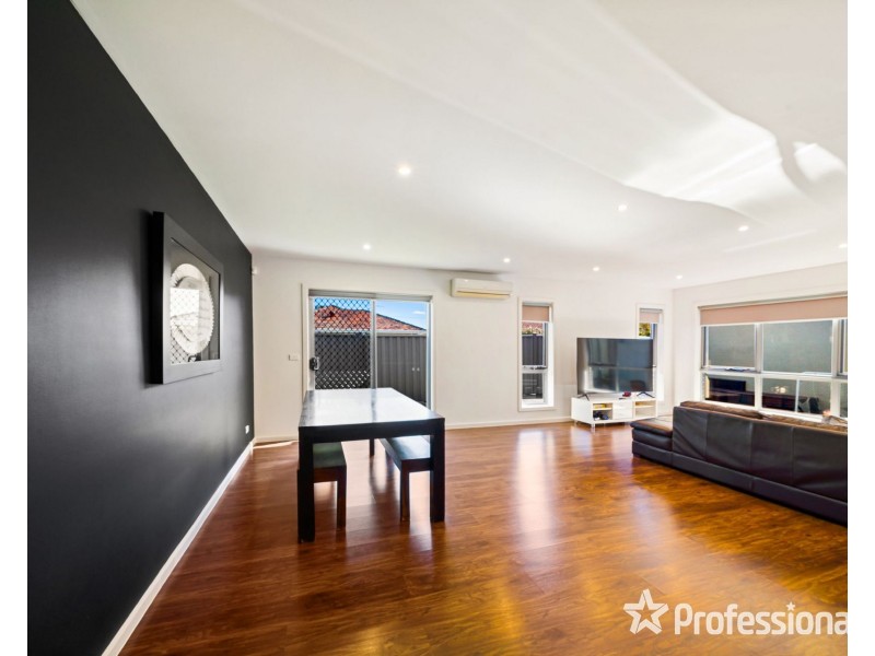 2/51 Walmer Avenue, St Albans VIC 3021