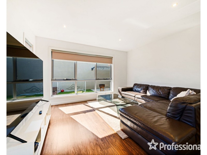 2/51 Walmer Avenue, St Albans VIC 3021