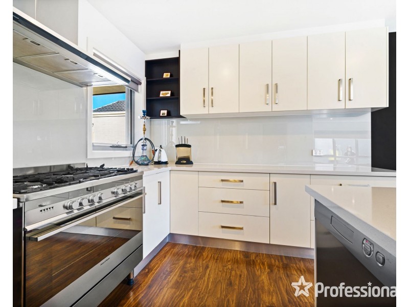 2/51 Walmer Avenue, St Albans VIC 3021