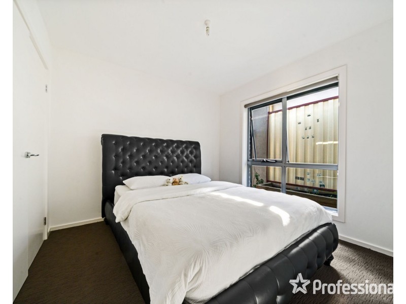 2/51 Walmer Avenue, St Albans VIC 3021