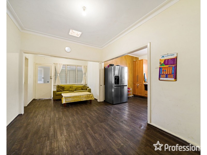 15 Lester Avenue, St Albans VIC 3021