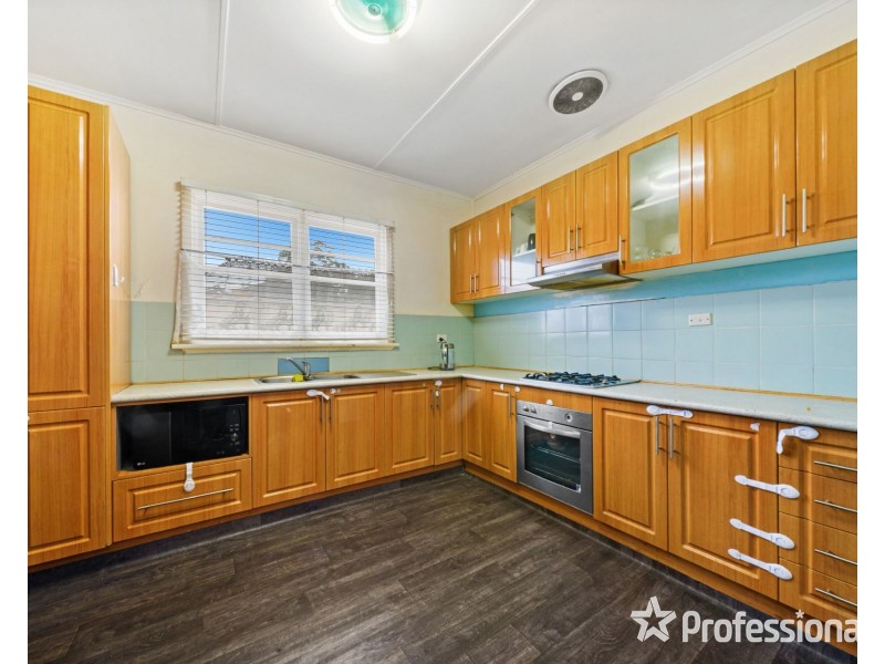 15 Lester Avenue, St Albans VIC 3021