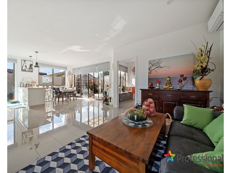 2/56 Andrew Road, St Albans VIC 3021