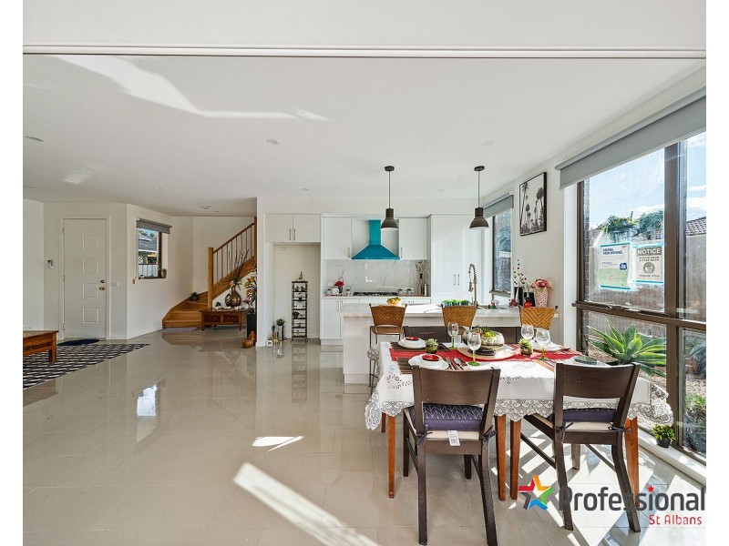 2/56 Andrew Road, St Albans VIC 3021