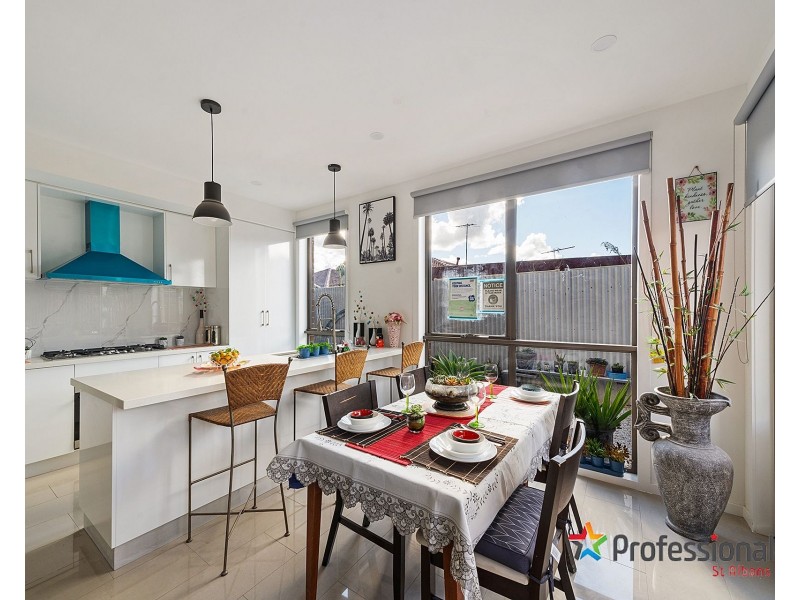 2/56 Andrew Road, St Albans VIC 3021