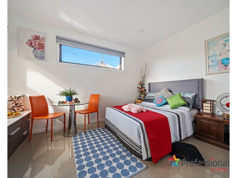 2/56 Andrew Road, St Albans VIC 3021