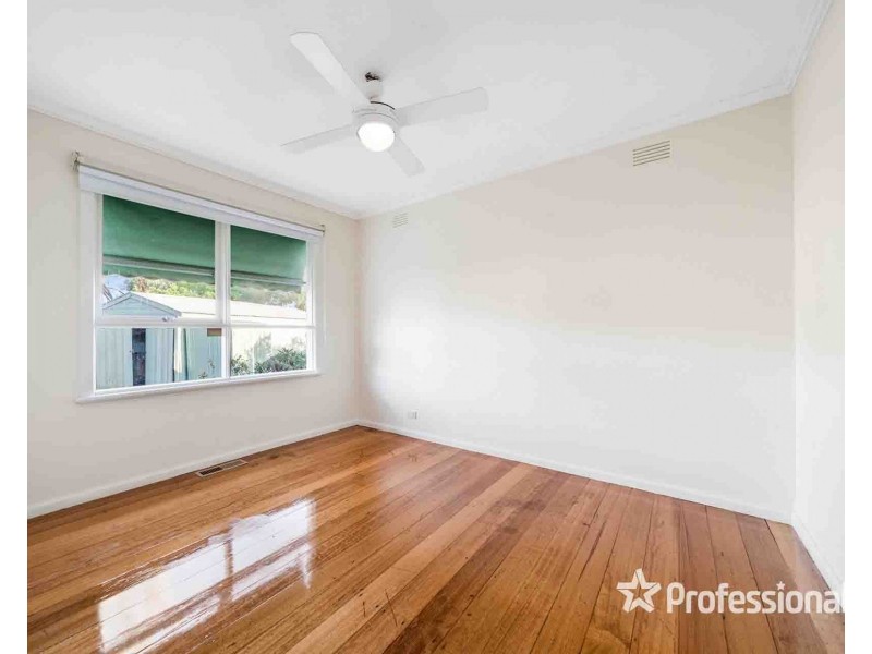 5 Kurrajong Crescent, Melton South VIC 3338