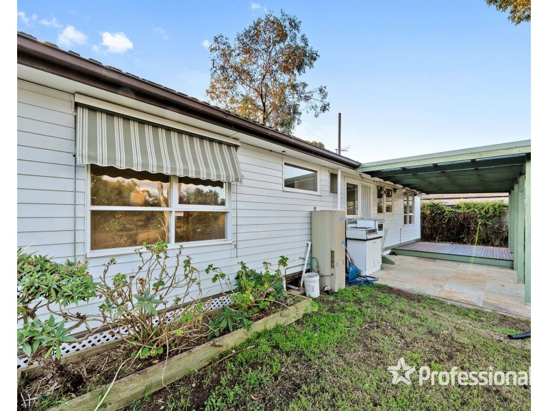 5 Kurrajong Crescent, Melton South VIC 3338