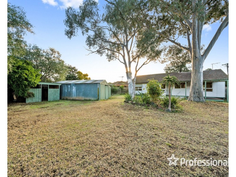 5 Kurrajong Crescent, Melton South VIC 3338