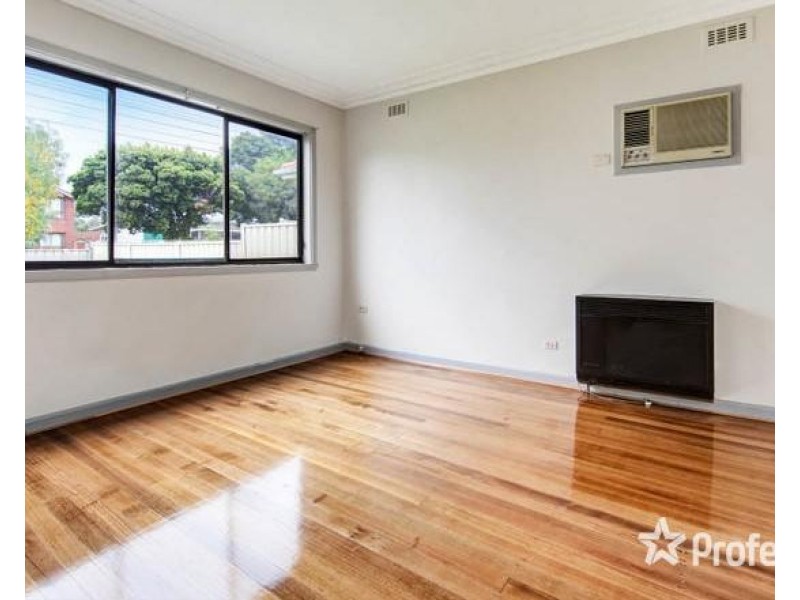 136 William St, St Albans VIC 3021