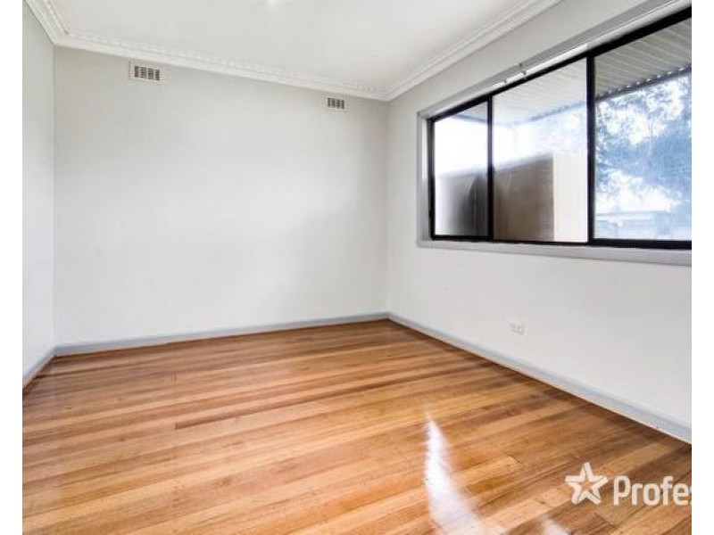 136 William St, St Albans VIC 3021