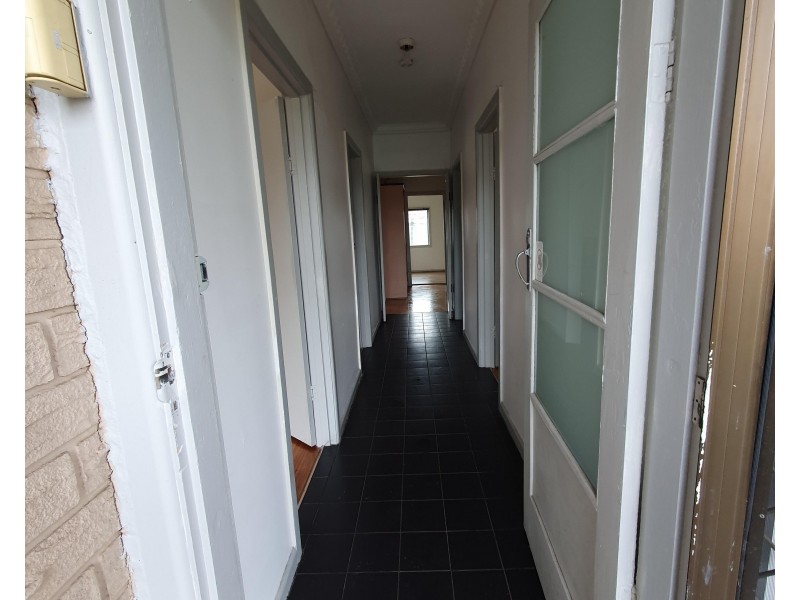 136 William St, St Albans VIC 3021