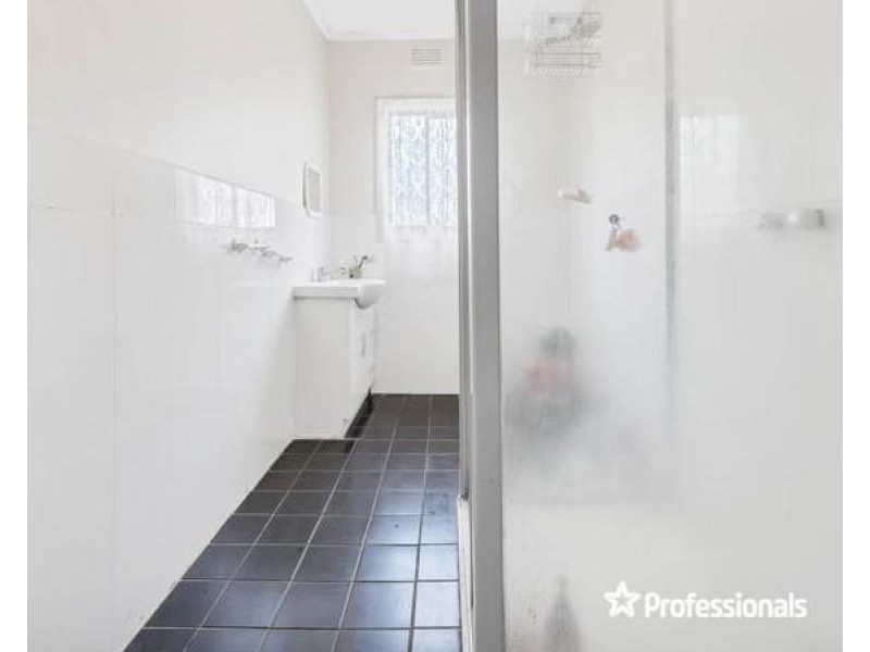 136 William St, St Albans VIC 3021