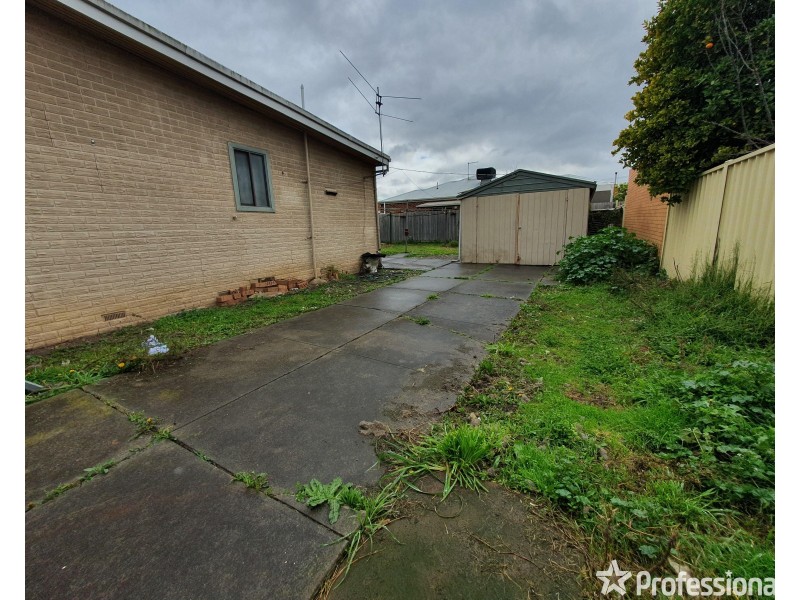 136 William St, St Albans VIC 3021