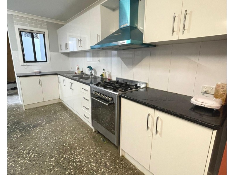 2/271 Main Road East, St Albans VIC 3021