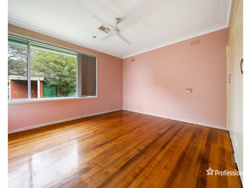 7 Chestnut Drive, St Albans VIC 3021