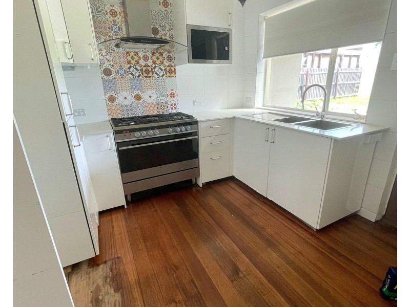 75 Errington Rd, St Albans VIC 3021