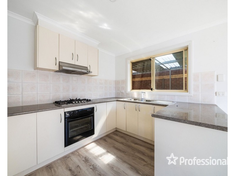 2/24 Austin Street, St Albans VIC 3021