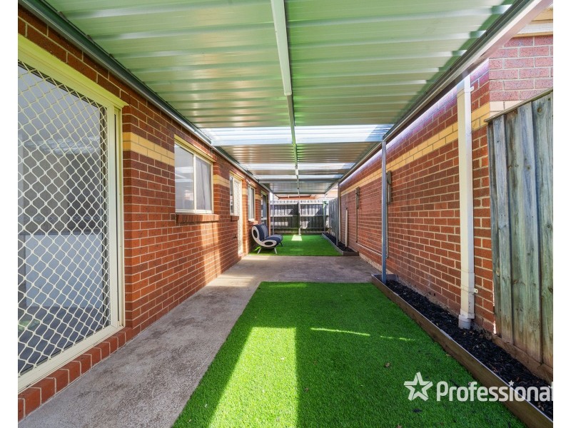 2/24 Austin Street, St Albans VIC 3021
